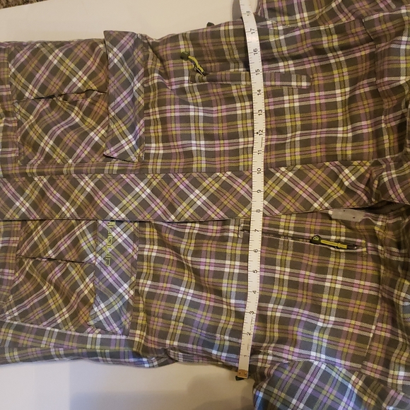 Liquid Boardwear 2500 snowboard jacket, removable hood - Picture 11 of 17